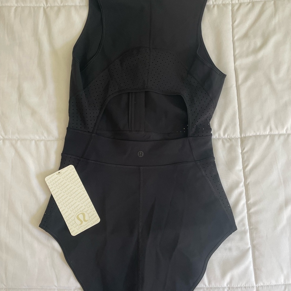Wild abandon one piece lululemon size 6